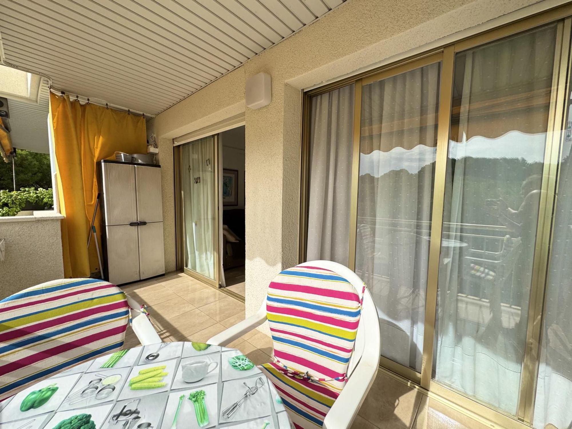 Apartsalou Penedes Apartment *